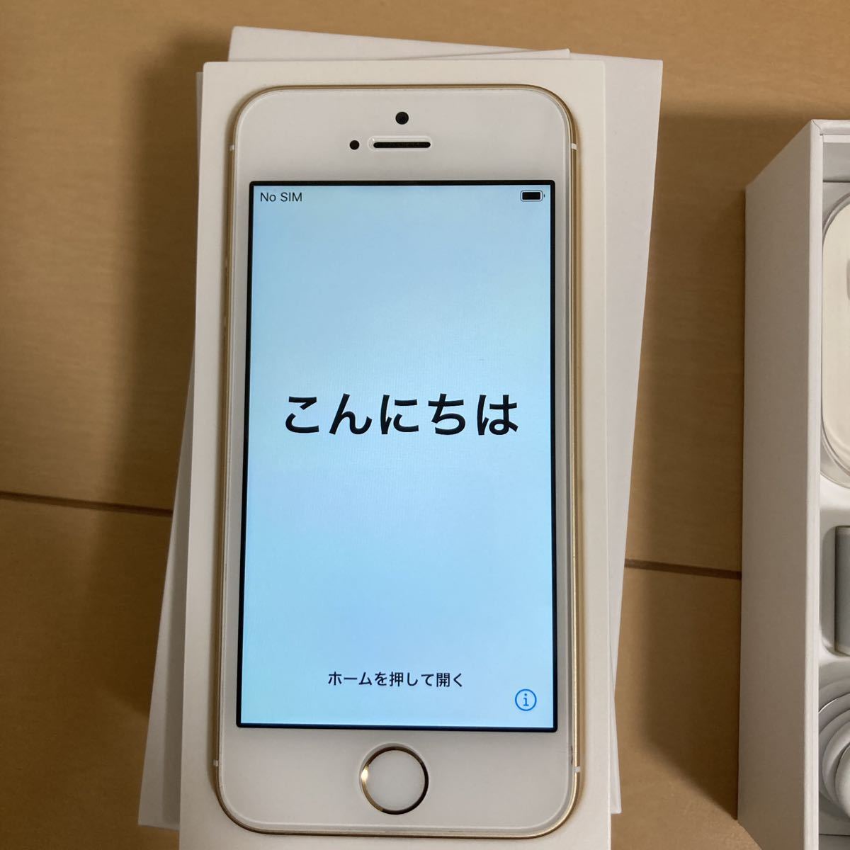【送料無料，低価】 iPhone SE 128GB SIMロック解除 SIMフリー 
