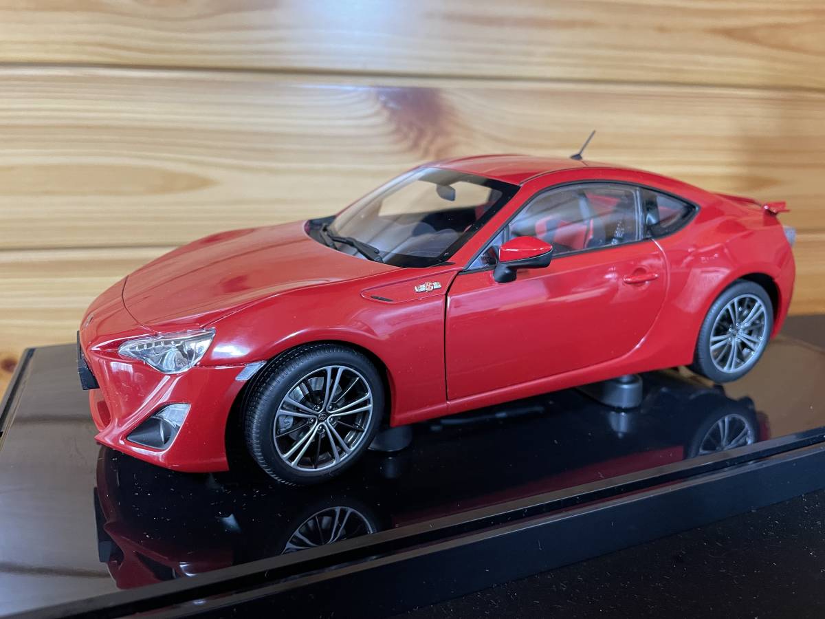 数量限定，限定セール オートアートAUTOart 1/18 トヨタ GT86 欧州仕様/左H レッド 本体のみ(乗用車)｜売買されたオークション情報、yahooの商品情報をアーカイブ公開 - オークファン 乗用車