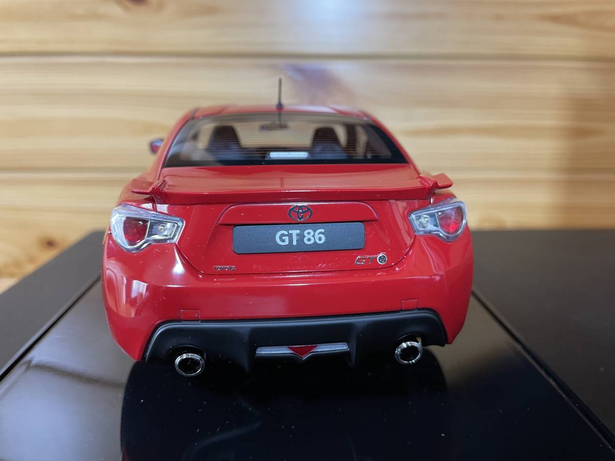 オートアートAUTOart 1/18 トヨタ GT86 (欧州仕様/左H) (レッド) 中古