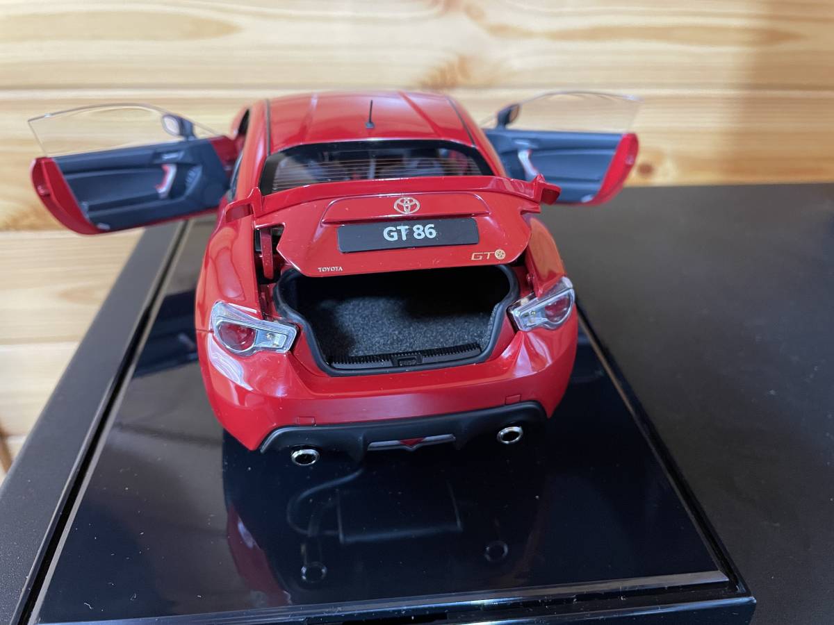 オートアートAUTOart 1/18 トヨタ GT86 (欧州仕様/左H) (レッド) 中古