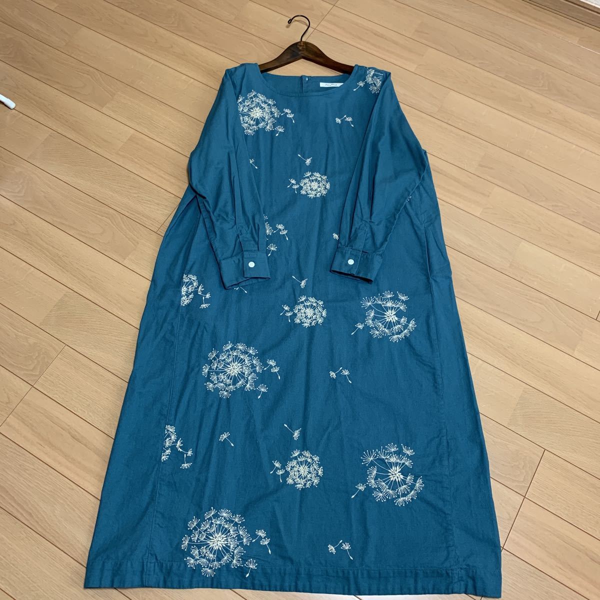 フェリシモ サニークラウズ ワンピース 刺繍 ブルー系 Lサイズ 売買されたオークション情報 Yahooの商品情報をアーカイブ公開 オークファン Aucfan Com