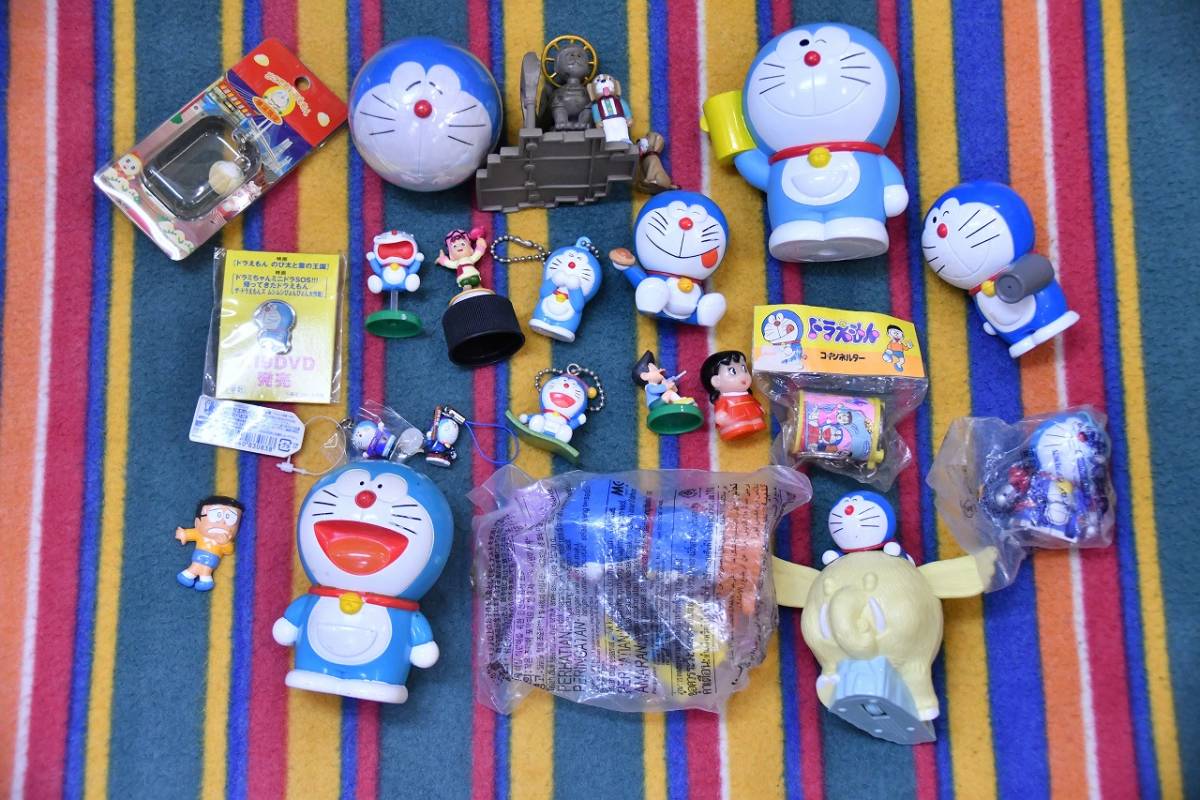 ドラえもん　フィギュア　キーホルダー　人形　玩具　ストラップ　指人形　マグネット　グッズ　など　まとめて_1