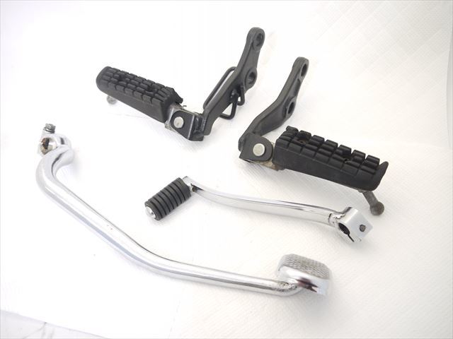 SR400 純正フォワードステップ フォワード 公式通販 即決！SR400⁄SR500 純正フォワード ④ 2h6 2j2 初期型 ステップ 純正 SR500 ②即決！SR400&frasl;SR500 前寄りステップ ミッドフォワードコントロールキット
