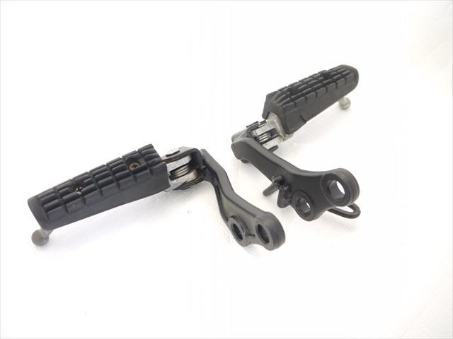 SR400 純正フォワードステップ フォワード 公式通販 即決！SR400⁄SR500 純正フォワード ④ 2h6 2j2 初期型 ステップ 純正 SR500 ②即決！SR400&frasl;SR500 前寄りステップ ミッドフォワードコントロールキット