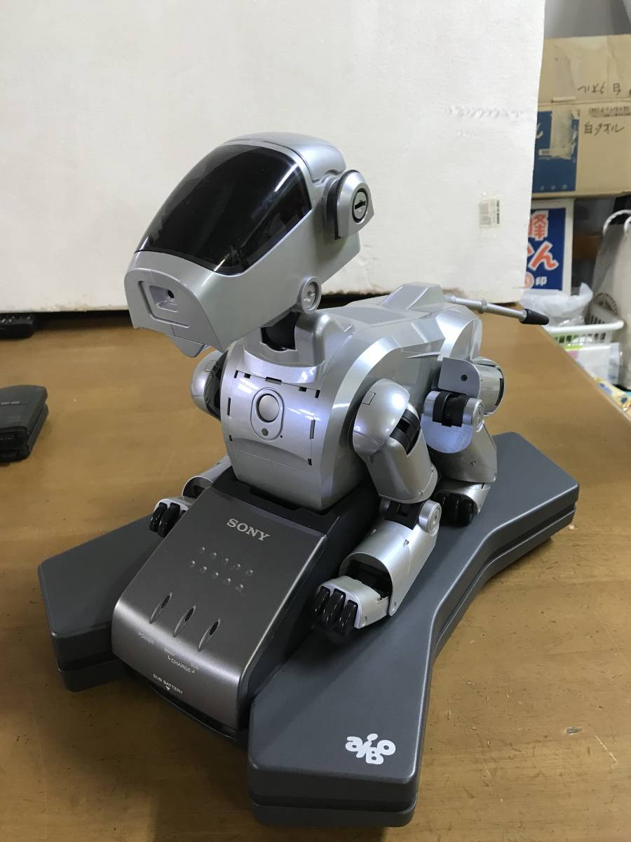 以*心様 【新品・未使用品】aibo ERS-111 シルバー値段交渉可能！ SONY ソニー AIBO アイボ ERS-111 ロボットバーチャルペット 充電