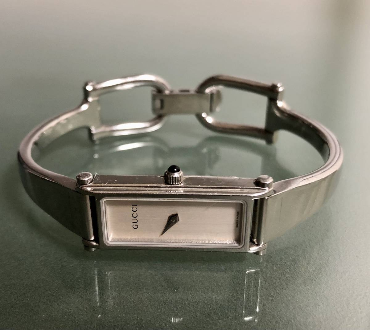 ☆稼動品☆GUCCI グッチ☆1500L シルバー文字盤☆バングルウォッチ 