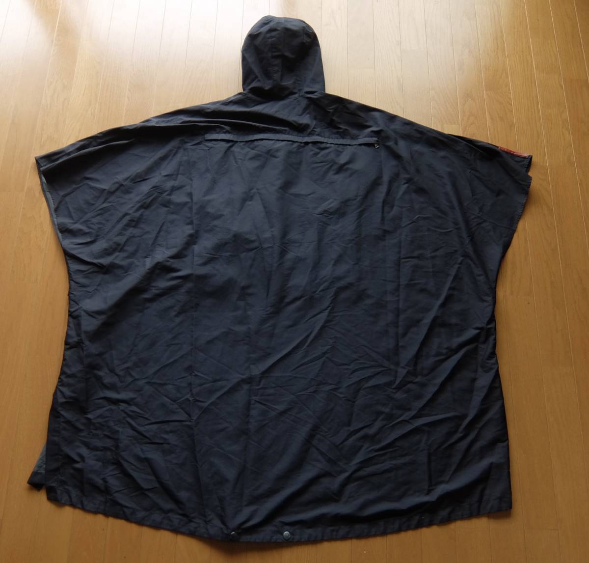 PRADA プラダ　ポンチョ PRADA SPORT スポーツ レイン ポンチョ 黒