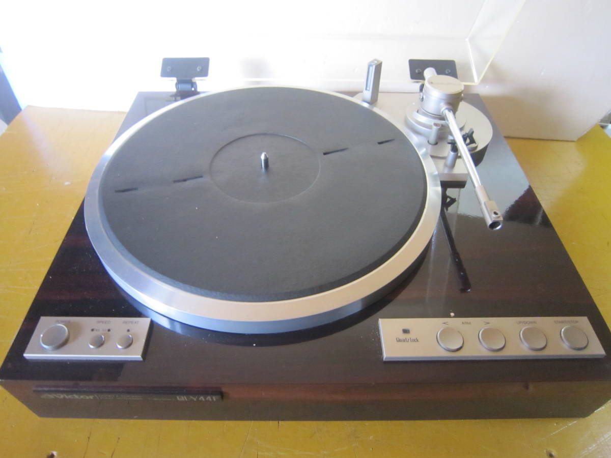 驚きの破格値，得価 ジャンク Victor QL-Y44F レコードプレイヤー(ビクター)｜売買されたオークション情報、yahooの商品情報をアーカイブ公開 - オークファン ビクター