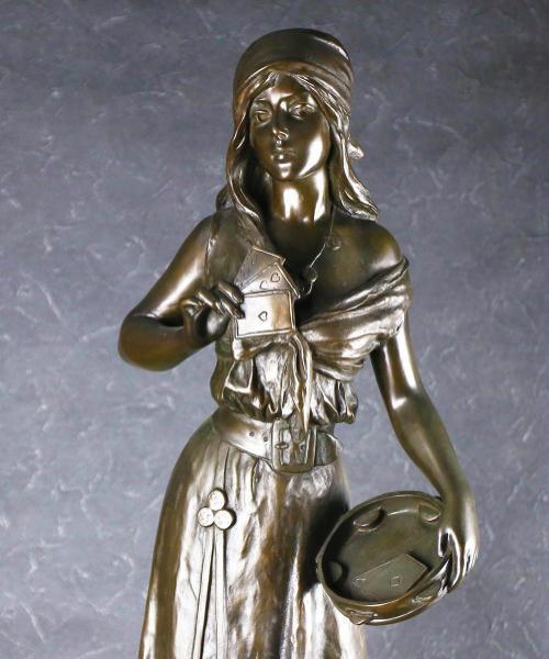 ESMERALDA エマニエル ビラニス 置き物