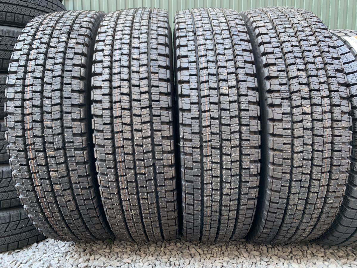 新品　スタッドレス4本セット　ダンロップ DECTES SP001 チューブタイプ　8.25R16 LT 14PR