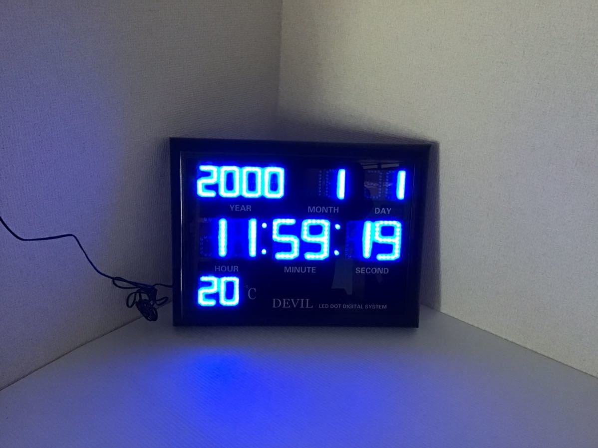 壁掛け LED 時計 デジタル時計 [ DEVIL LED DOT CLOCK ] カレンダー 温度計 クロック 幅40×縦30cm ☆ 札幌市白石区 白石店 壁掛け LED 時計 デジタル時計 [ DEVIL LED DOT CLOCK ] カレンダー