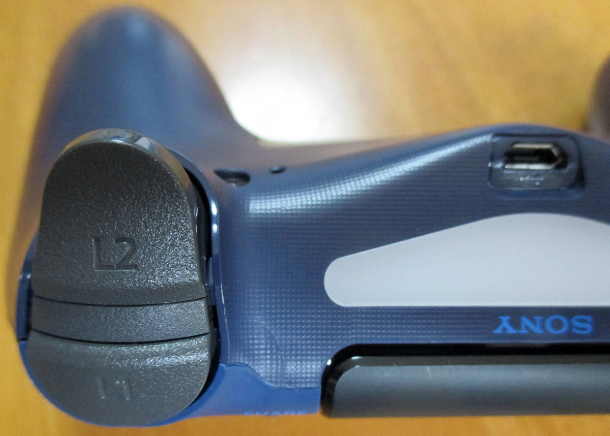プレイステーション4 純正 ワイヤレスコントローラー DUALSHOCK 4 ミッドナイト・ブルー_4