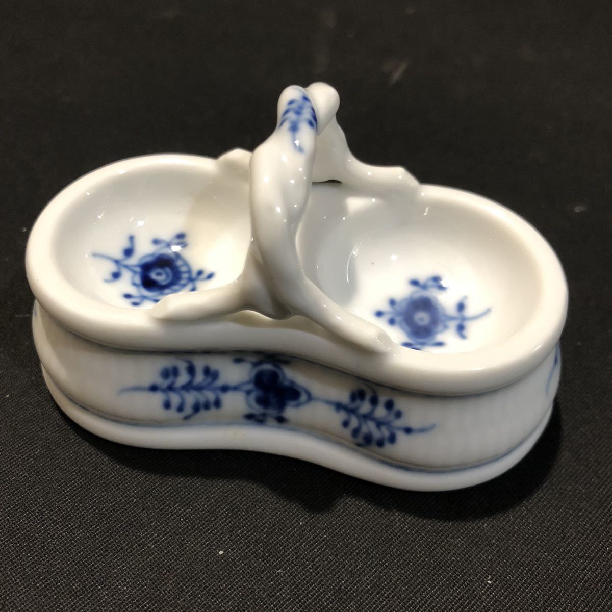  4332 ロイヤルコペンハーゲン ソルトセラー ROYAL COPENHAGEN 549(ロイヤルコペンハーゲン)｜売買されたオークション情報、yahooの商品情報をアーカイブ公開 - オークファン ロイヤルコペンハーゲン