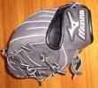 ☆ミズノ幼児用左利きグローブ本皮製　使用頻度少!_1
