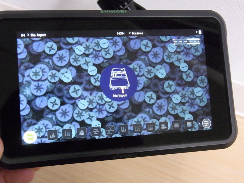 中古☆ATOMOS SHINOBI SDI ATOMSHBS01 高輝度HDR HDMI(4Kp30) / HD-SDI
