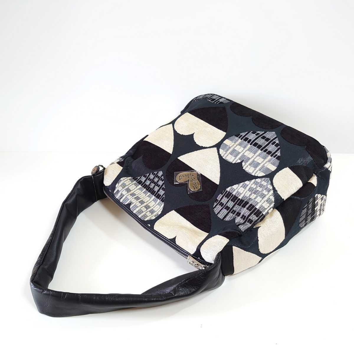 ☆新品 Think Bee! シンクビー ワンハンドル ハンドバッグ ハート 