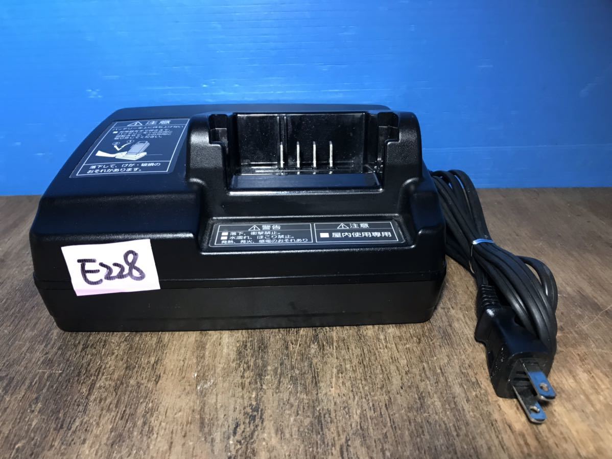 【純正】Panasonic 電動自転車 充電器 NKJ069Z1 動作確認済 E228 NKJ069Z1 Panasonic パナソニック電動自転車用バッテリー充電器