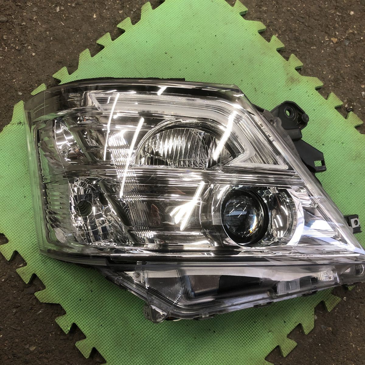 E26 キャラバンLEDヘッドライト 右 ジャンク キャラバン・VW2E26・左右