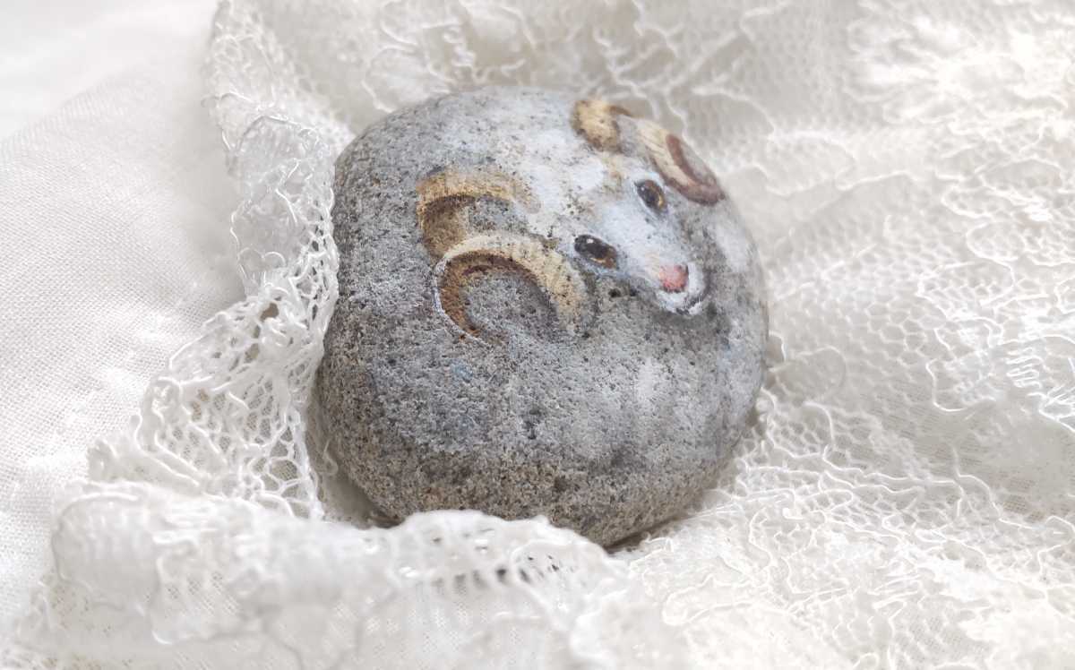 Saburina 手描きイラスト 動物画 羊 手描きイラスト ロックアート ペーパーウェイト ヒツジ ひつじ 置物 オブジェ 売買されたオークション情報 Yahooの商品情報をアーカイブ公開 オークファン Aucfan Com