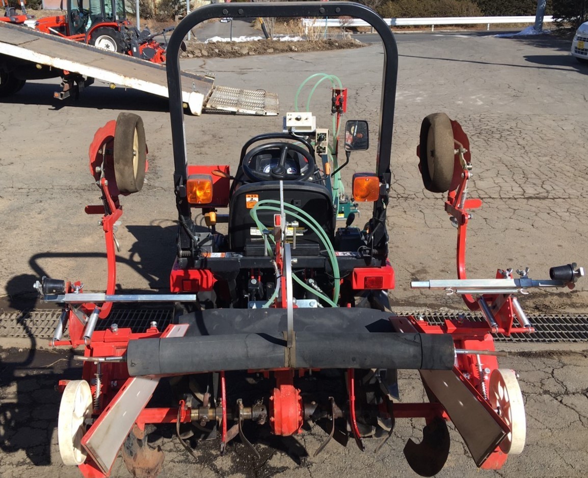 ヤンマー 畝立て同時マルチ仕様 トラクター Gk13 107hr 佐野アタッチメント 肥料散布機 Uh70f付 長野県 引取可 車体 売買されたオークション情報 Yahooの商品情報をアーカイブ公開 オークファン Aucfan Com