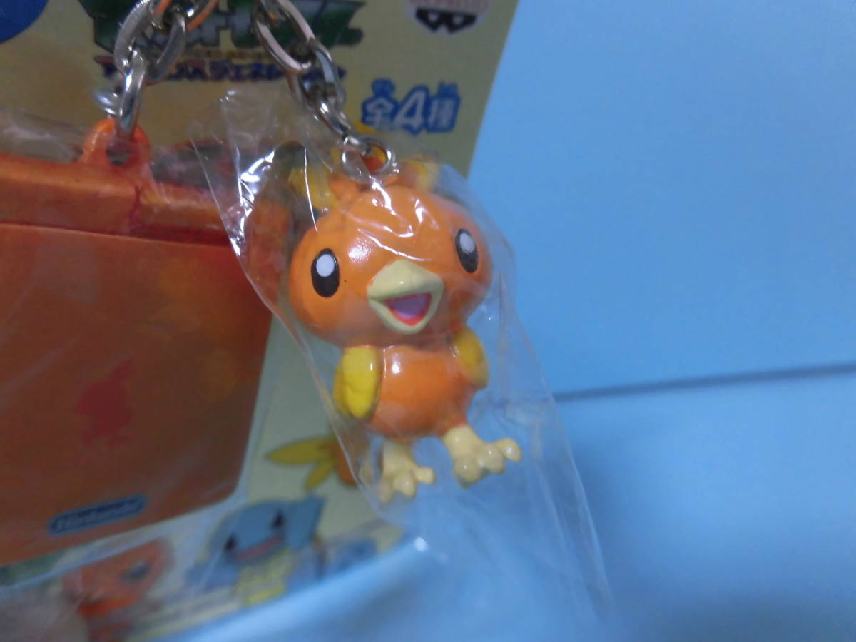 ポケモン フィギュア＆ゲームボーイアドバンスSP ツインキーホルダー