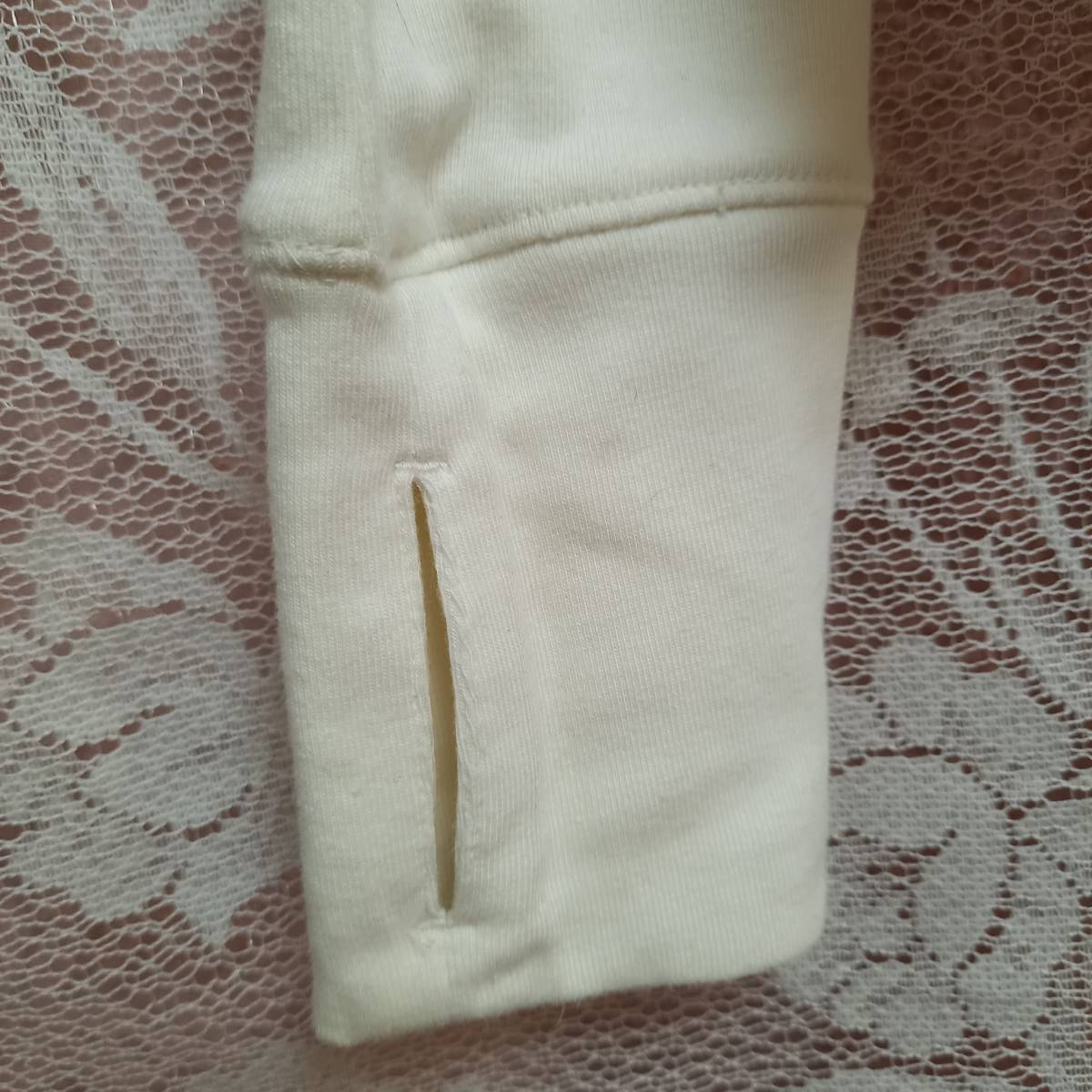 ユニクロ Uniqlo レディース パーカー 薄手パーカー 白 ホワイト Sサイズ 前面ファスナー 羽織 品 トップス 売買されたオークション情報 Yahooの商品情報をアーカイブ公開 オークファン Aucfan Com