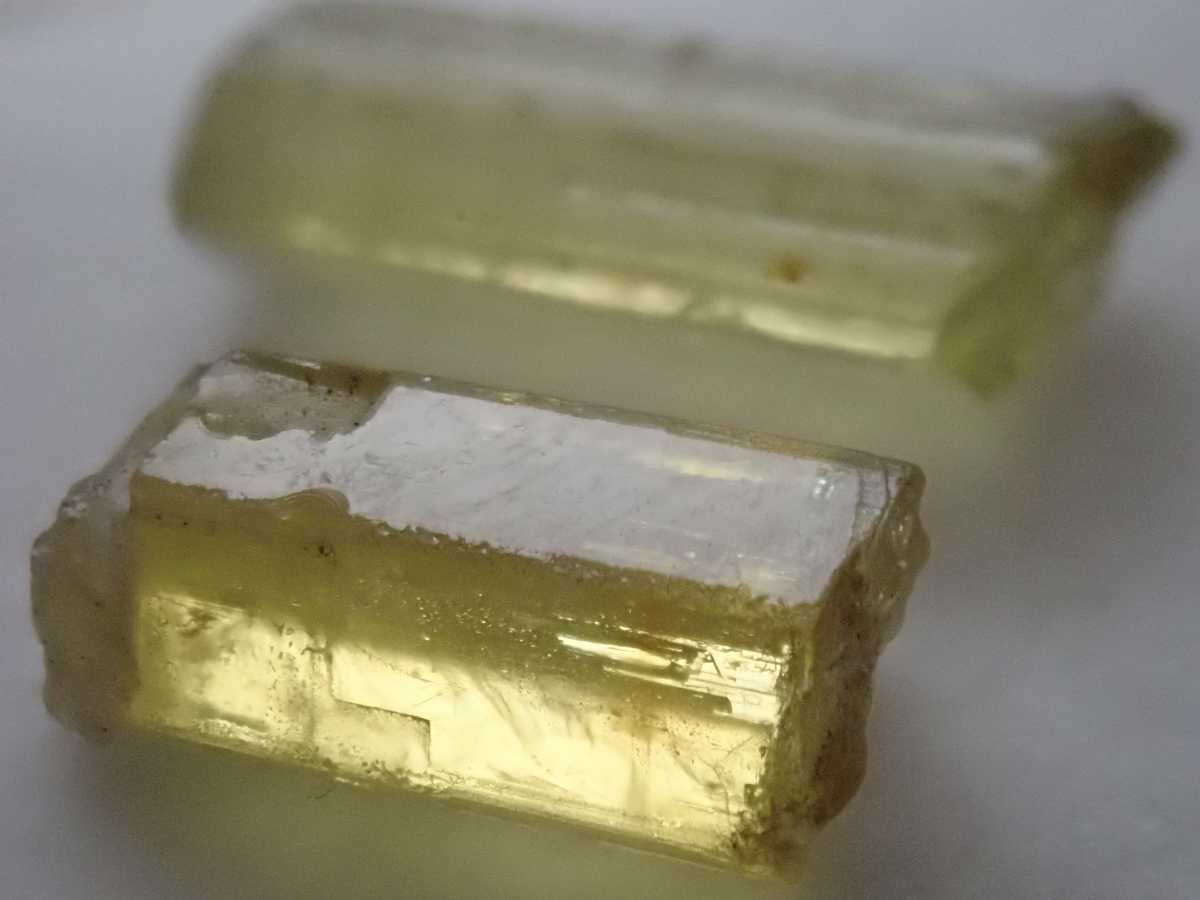 宝石質 ヘリオドール ゴールデンベリル 緑柱石 原石 標本