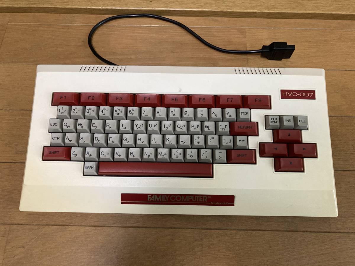 人気SALE，本物保証 任天堂 ファミリーコンピュータ ファミコン ファミリーベーシック キーボード HVC-007 ソフト セット