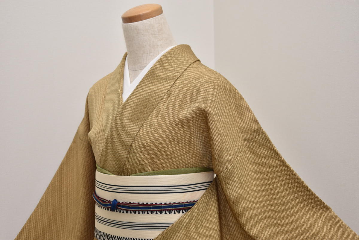 単衣小紋 美品 縮緬 oddity0727【超美品】正絹 縮緬地 型染 花