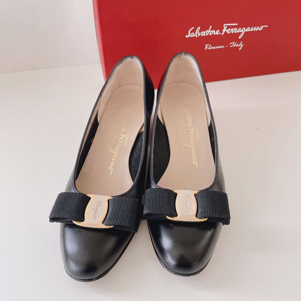 格安，人気セール 1円&rarr;Salvatore Ferragamo サルヴァトーレフェラガモ リボンパンプス ブラック レディース 定番 サイズ 4(5以下)｜売買されたオークション情報、yahooの商品情報をアーカイブ公開 - オークファン 靴