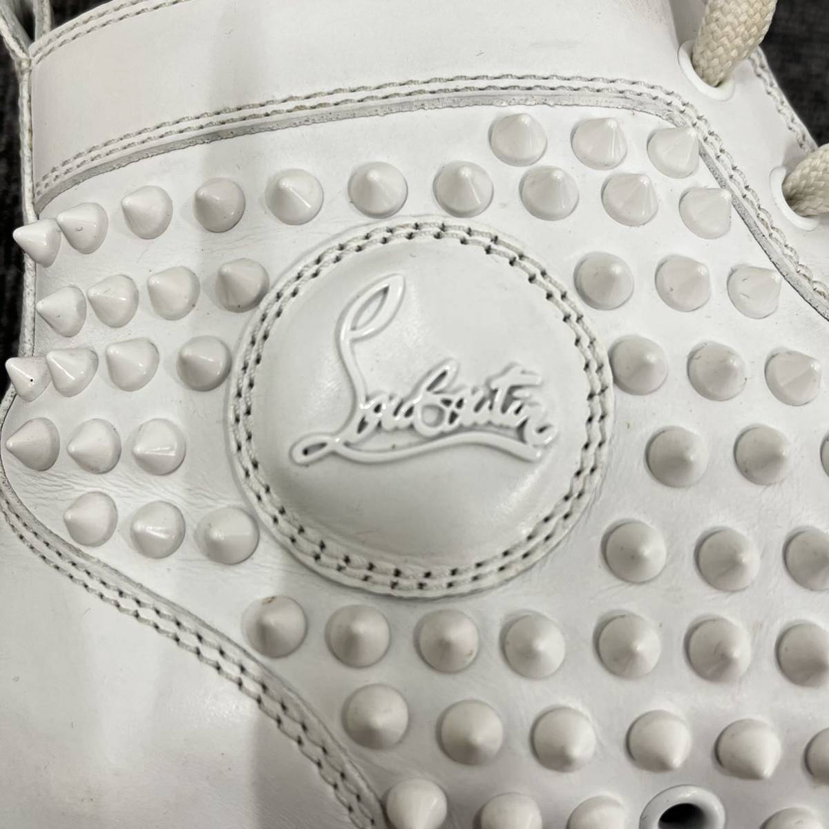 送料無料】Christian Louboutinスタッズ ハイカット スニーカー 