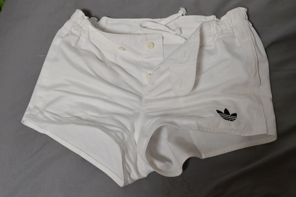 【貴重】アディダス／イングランド型ラグビーパンツ（白・中古）Mサイズ アディダス イングランドタイプ ラグビーパンツ ラグパン Mサイズ