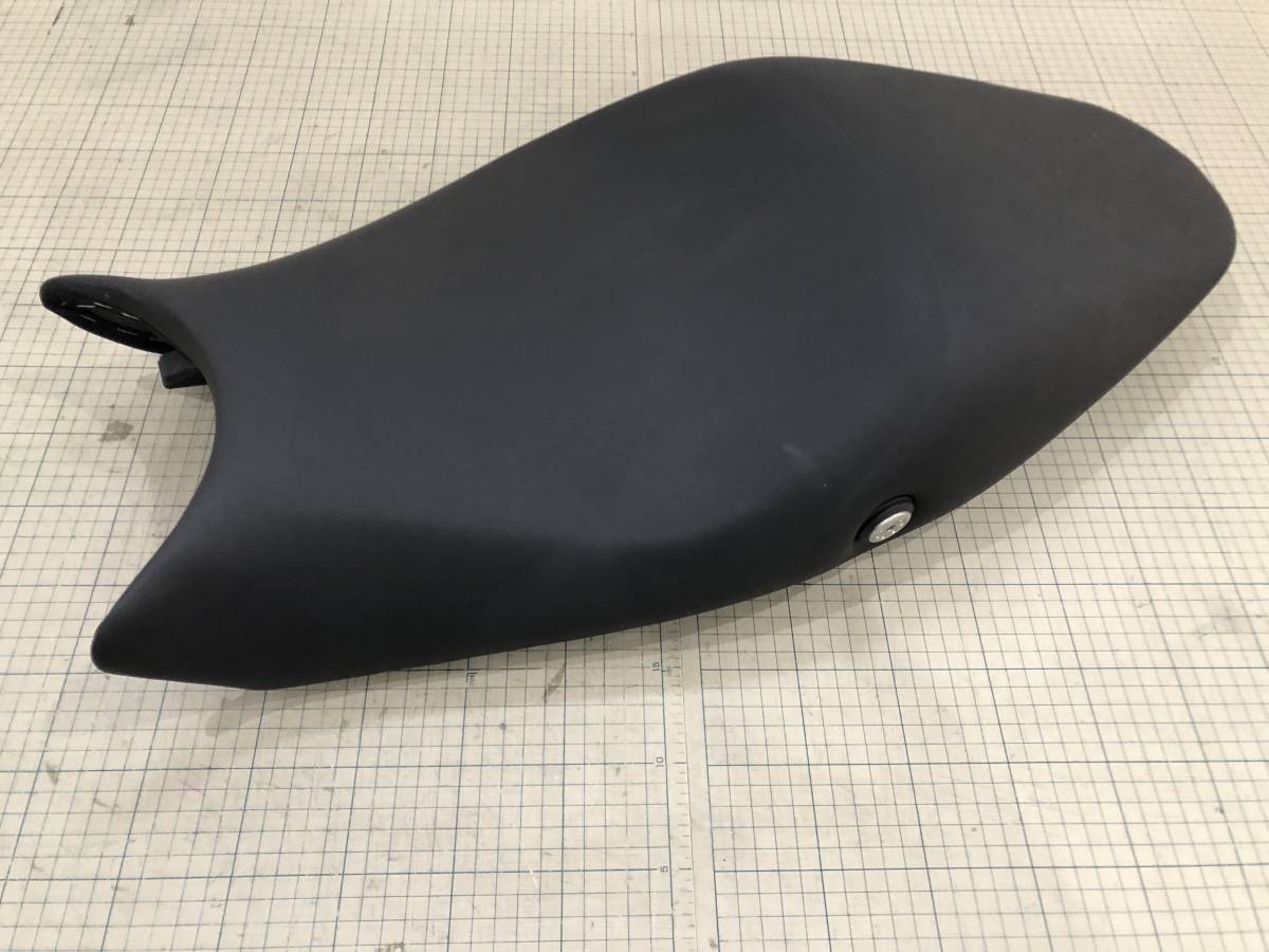 【　美品　】Ducati ドゥカティ モンスター シート 1100evo 1100s 1100 796 696 M1100EVO M1100S M1100 M796 M696 DUCATI Monster 純正 サージェントシート &frasl; モンスター1100