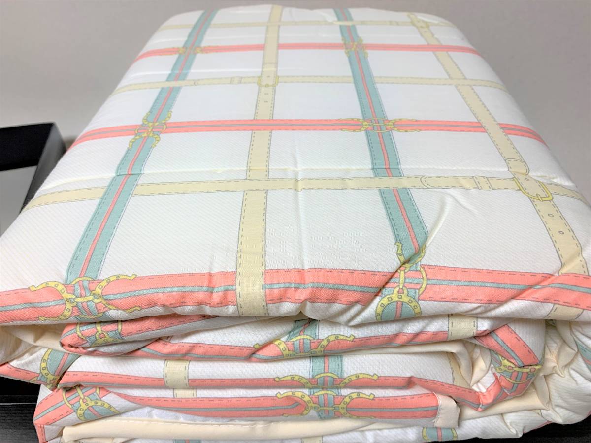 ☆ セリーヌ 合繊肌掛けふとん CELINEセリーヌ 合繊肌掛け布団