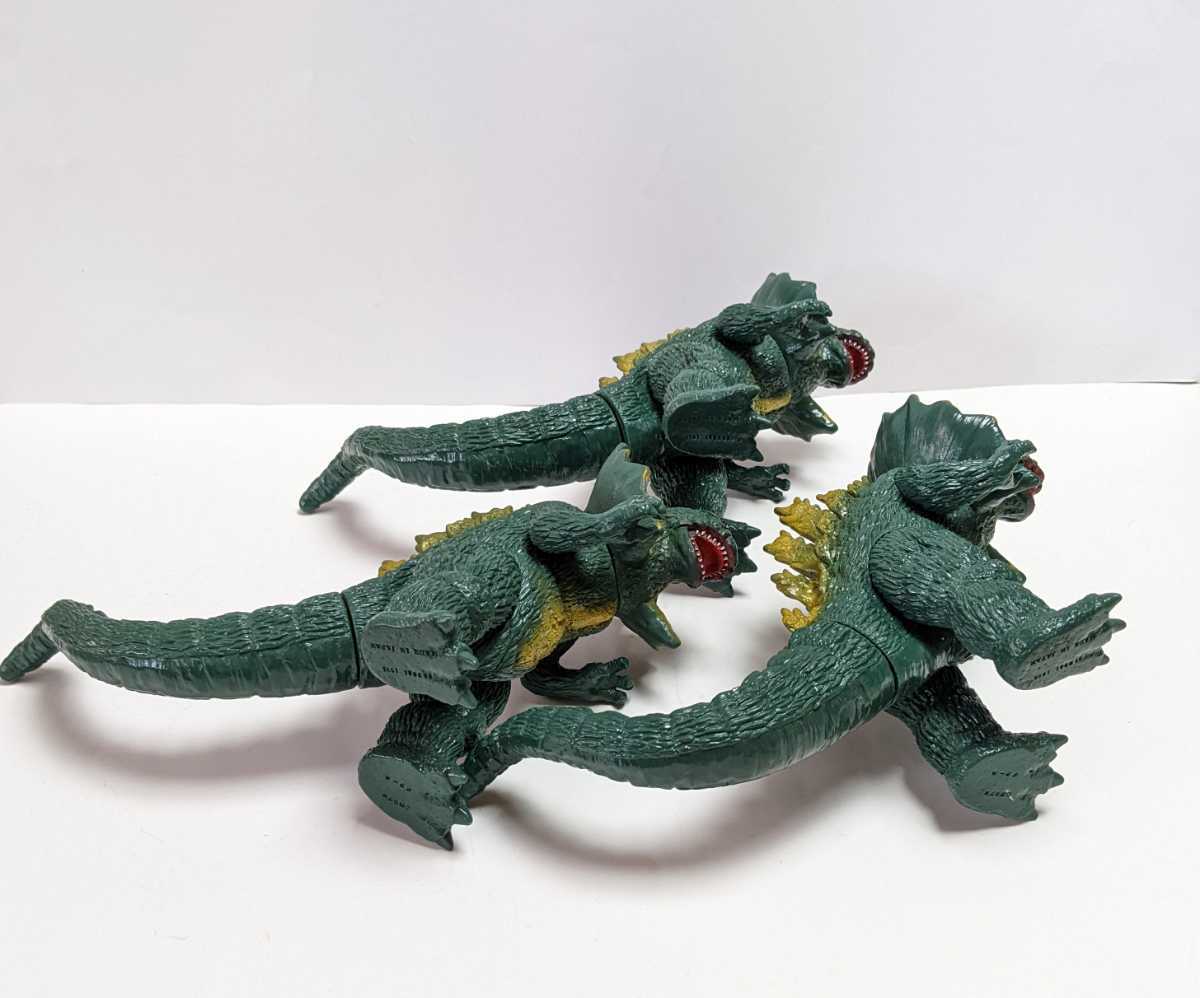 M2-120【えり巻恐竜ジラース 3セット】ウルトラ怪獣シリーズ ソフビ 