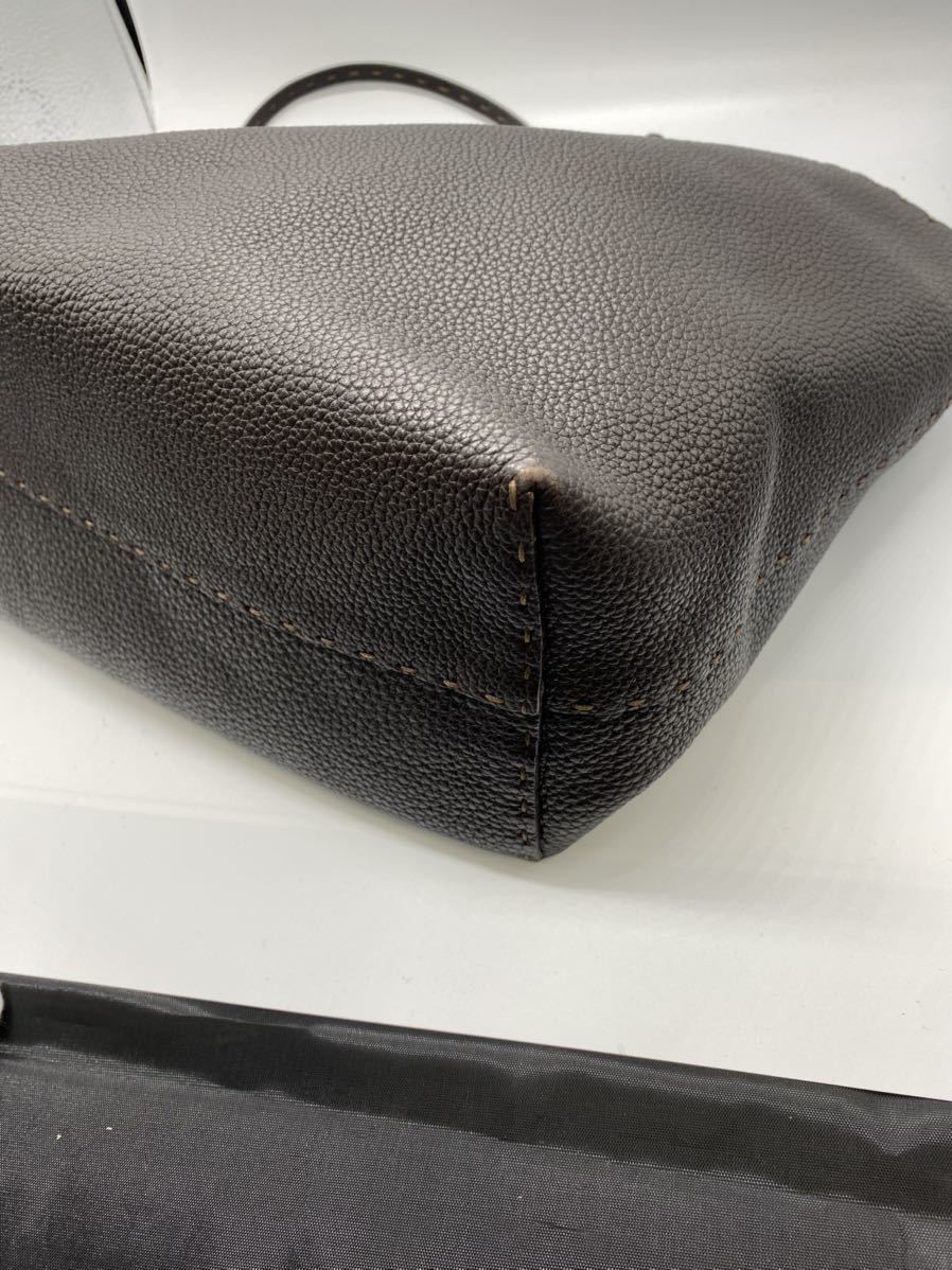 美品FENDI セレリア 名刺入れ レザー バイカラー シボ革 ネイビー