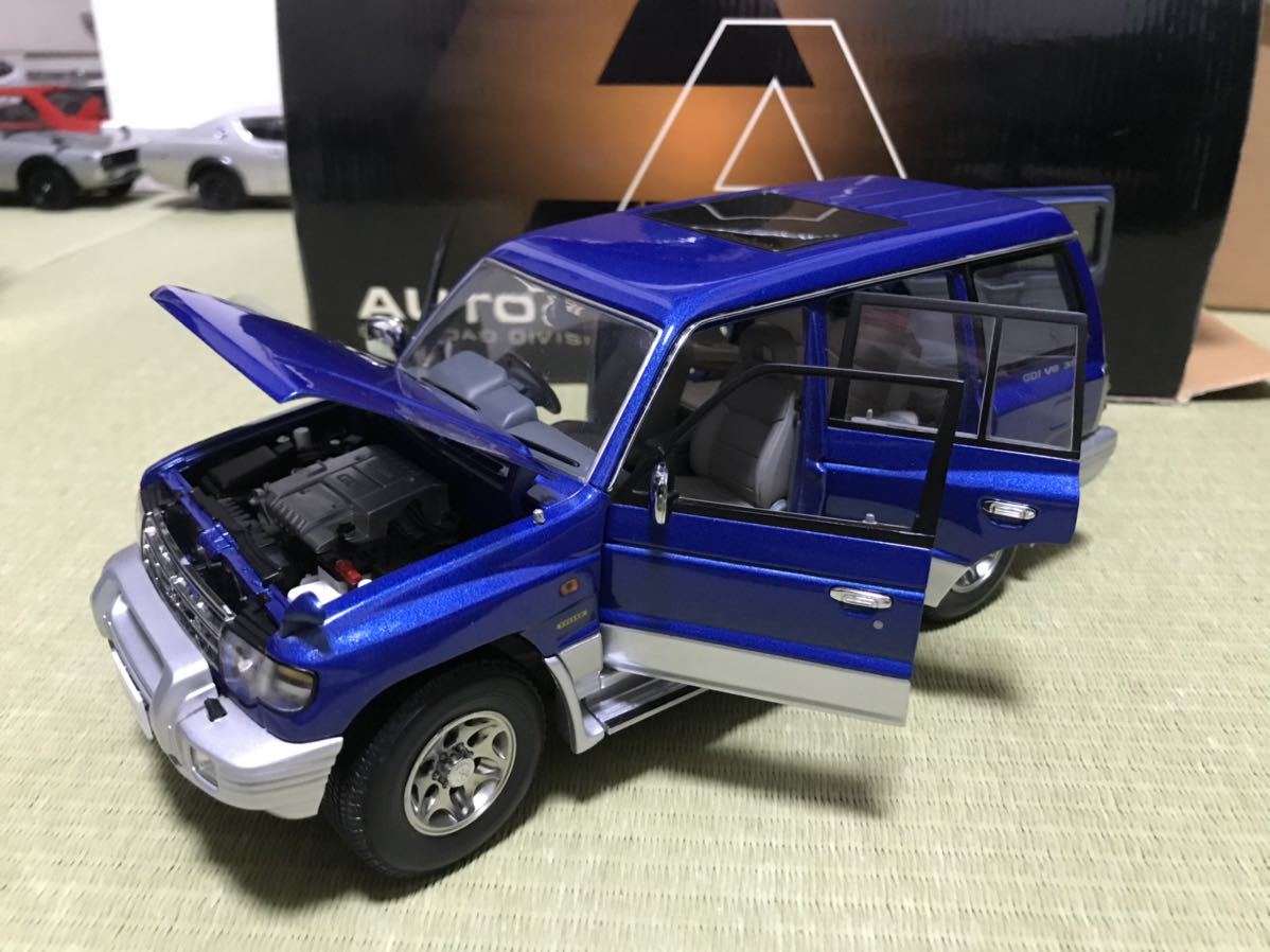 オートアート 三菱パジェロ Autoart Mitsubishi Pajero 1/18(乗用車