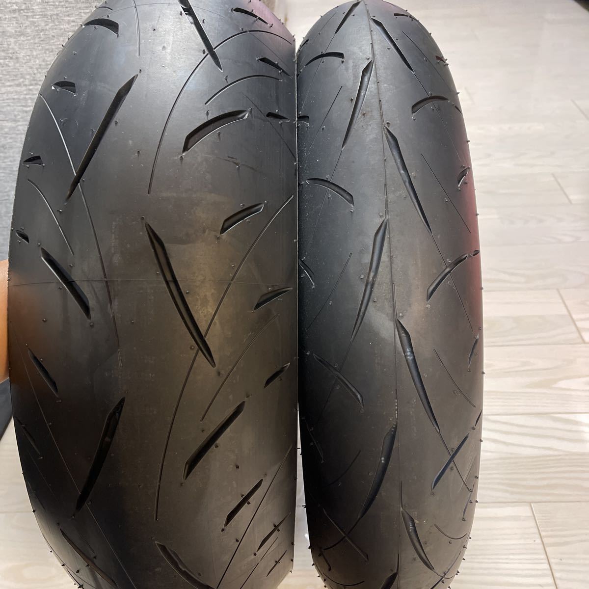 ダンロップタイヤ SPORTMAX Roadsports2 CBR600RR (F：120/70ZR17 R 