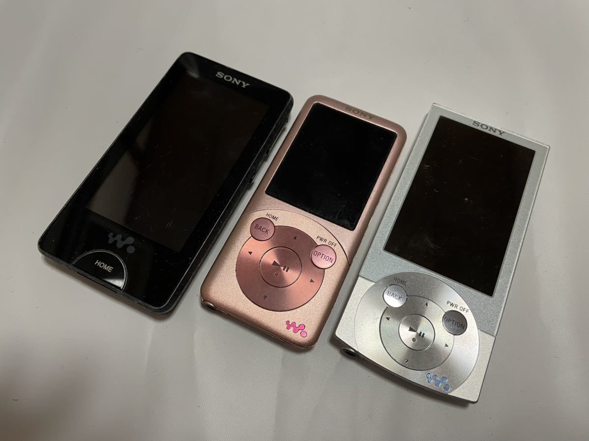 Sony ウォークマンとApple iPod セット 5年半で1億台売り上げたiPod