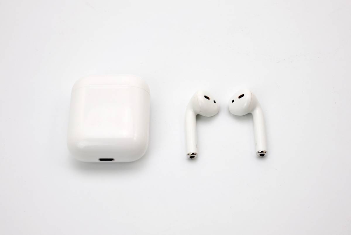 Apple AirPods（第一世代）中古品、欠品無し、充電ケーブル未使用 