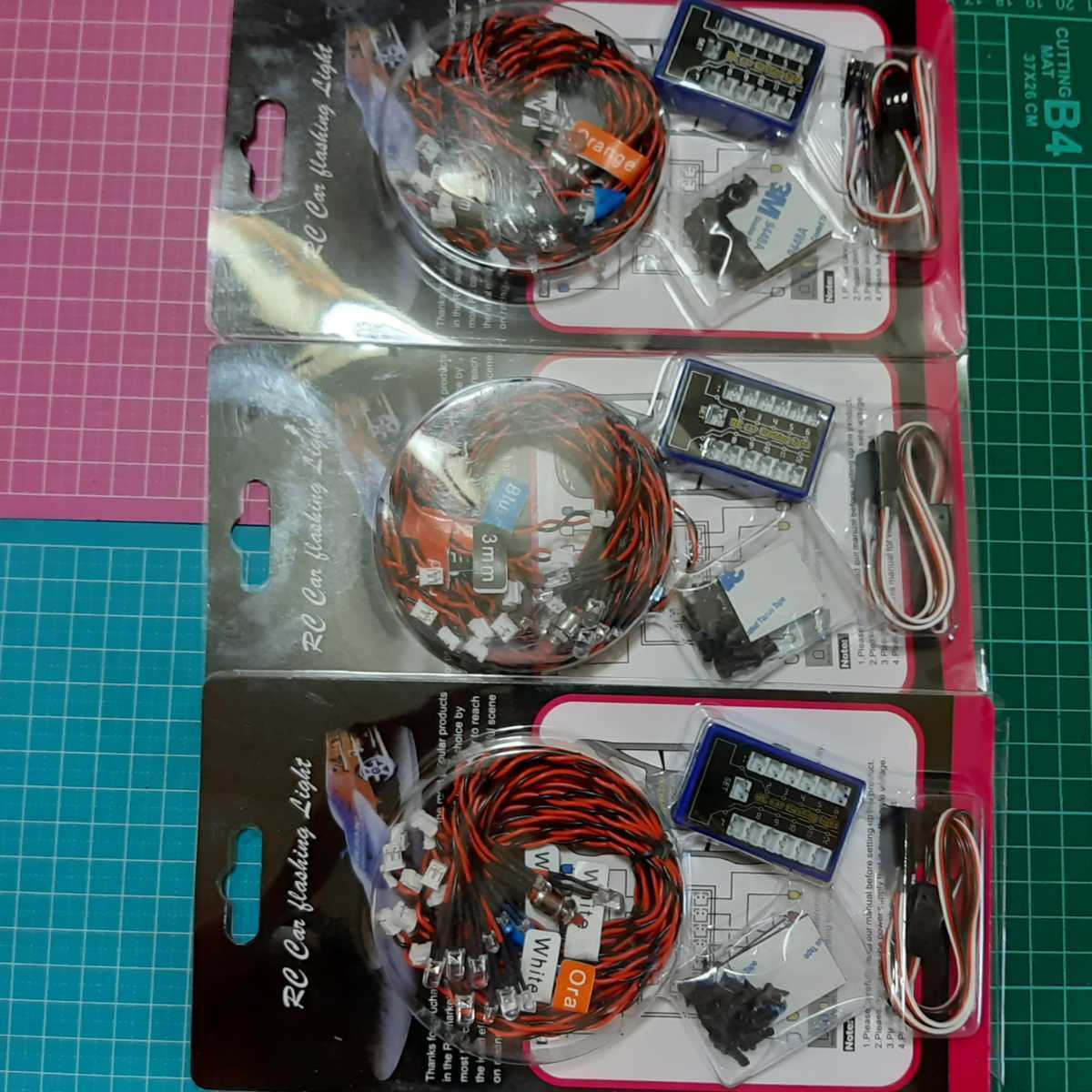 AD300Pro 白髪 フラッシュストロボ 🎾 TTL 2.4G スタジオ向け 300W 1&frasl;8000 HSS 2色モデリング5600±100K 0.01-1.8Sリサイクル時間 320回フルパワーフラッシュ [並行輸入品]