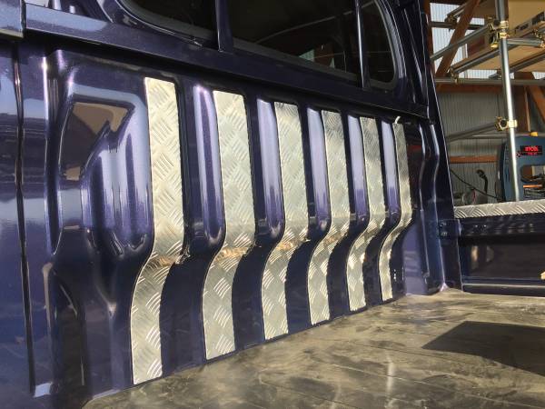 S500Ｐ/S510Ｐ ハイゼット 標準車用（H26/9～R3/12/19） キャビン バックパネル カバー（アルミ縞板）