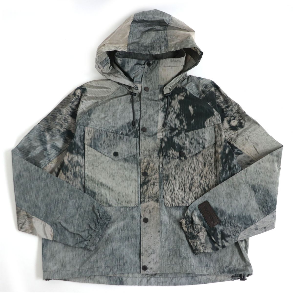 人気，高品質 極 18AW ルイヴィトン ランドスケープ シルク混 フーデッドブルゾン/マウンテンパーカー マルチカラー 52 イタリア製 正規品 メンズ(ジャンパー、ブルゾン)｜売買されたオークション情報、yah 男性用