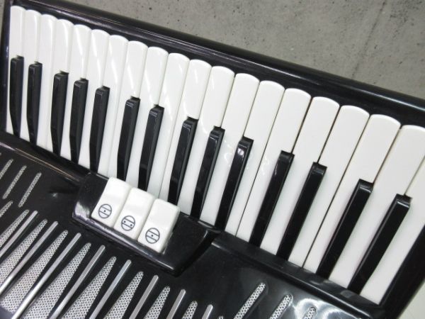 ht3648/YAMAHA ヤマハ アコーディオン 34鍵 メロディースイッチ 140