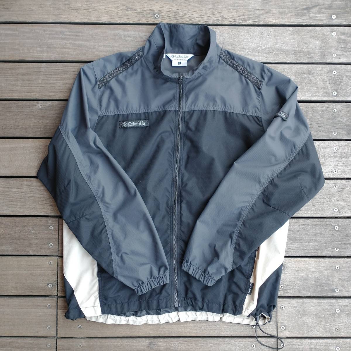 【セール，人気SALE】 90s Columbia コロンビア ナイロンジャケット L 店舗受取可(Lサイズ)｜売買されたオークション情報、yahooの商品情報をアーカイブ公開 - オークファン ジャンパー、ブルゾン一般