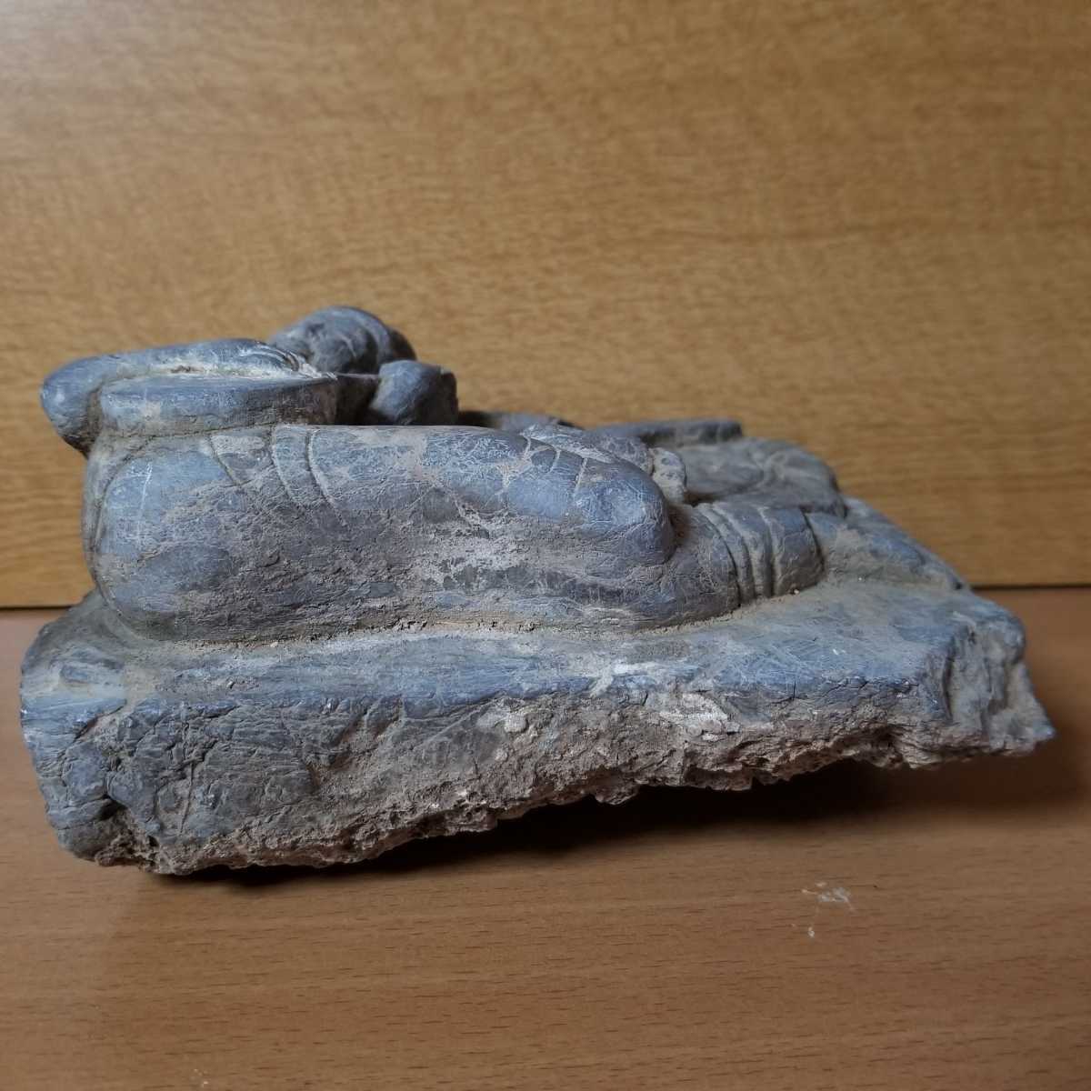 中国石仏 古い石製の飛天 天人 天女像 彫りが深い像 /骨董技術 仏教 