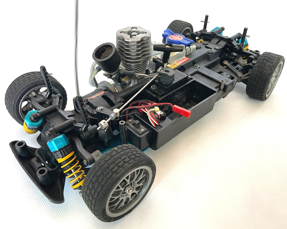 Kyosho FW-05R 1/10 目出度い エンジン駆動 ラジコンカー