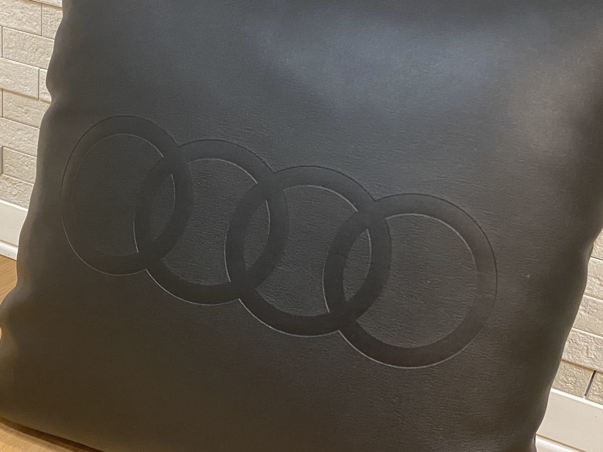 新品 アウディ AUDI 非売品 ロゴ 純正 クッション 黒 ブラック 