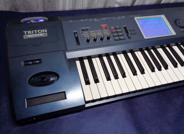 Korg TRITON 61鍵盤 Music Workstation 【公式通販】