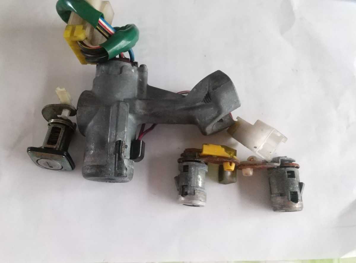 ジャンク品) 日産 スカイライン 31 R31 HR31 RB20DET 純正 キー 